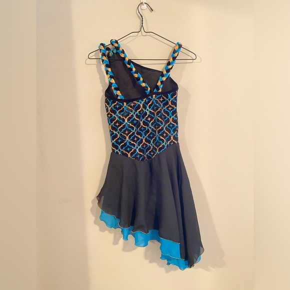 Beautiful figure skating dress! Only worn once, in perfect condition! - Picture 2 of 2